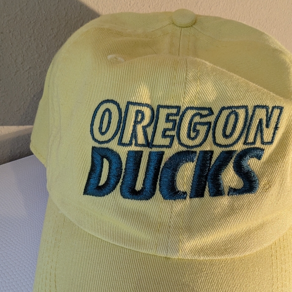 Nike Accessories - Nike Yellow Oregon Ducks Hat